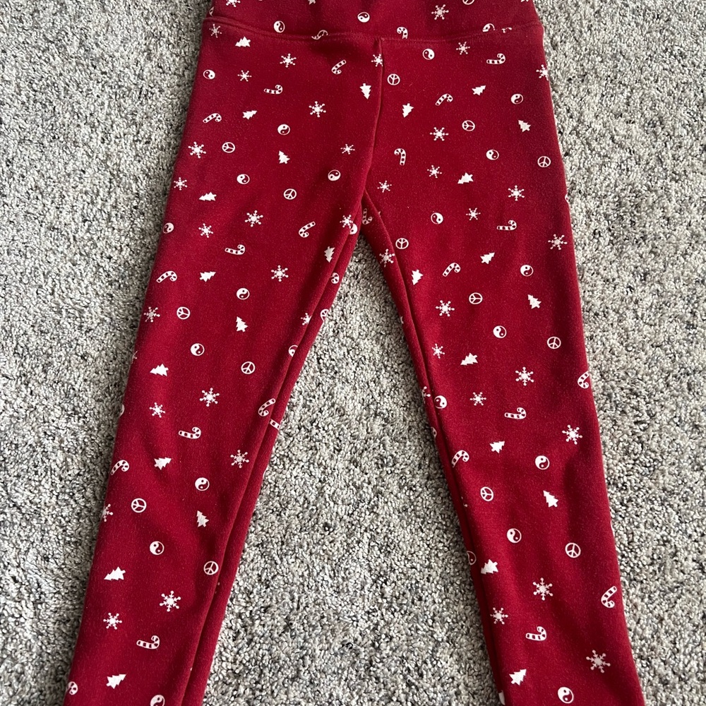 SO Red Winter Print Leggings Playful Stretchy Bottoms